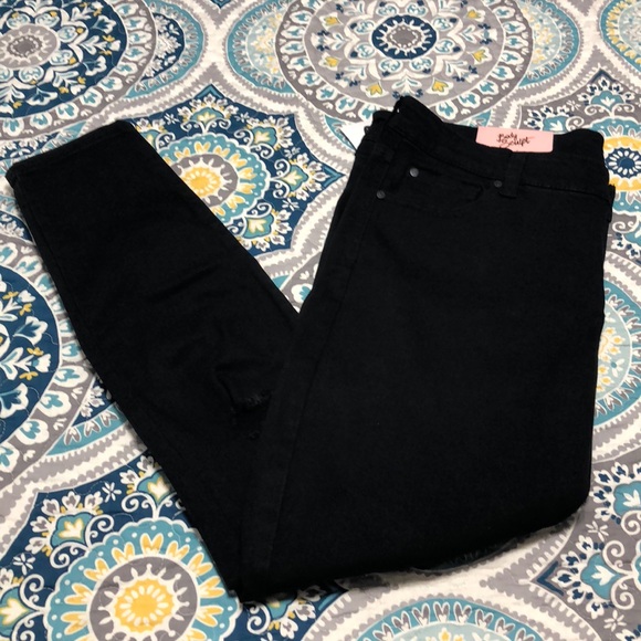 Celebrity Pink Denim - 🆕 NWT - “body sculpt super slimmer” skinny jeans.